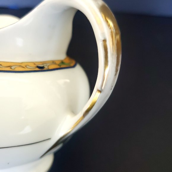 VTG ROYAL BAYREUTH BAVARIA Porcelain Creamer White Gold Cobalt Border Motif Gift - Picture 6 of 8